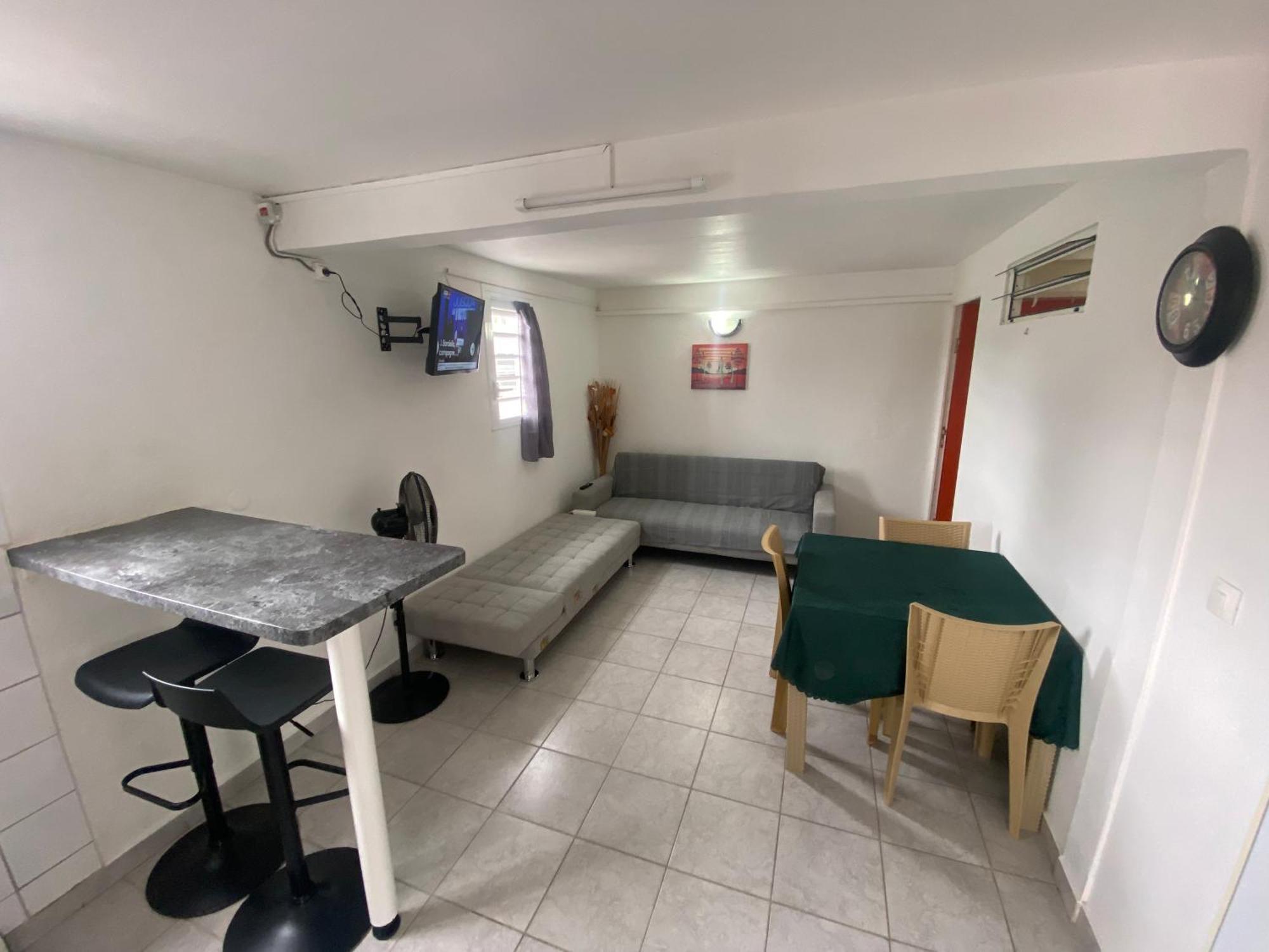 Logement De 40M2 Avec Terrasse, Moderne Et Equipe Petit-Canal Exteriér fotografie